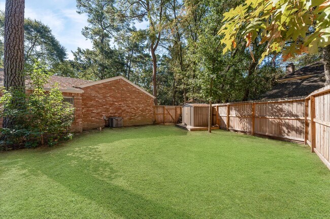 Building Photo - 33 Crystal Lake Ln