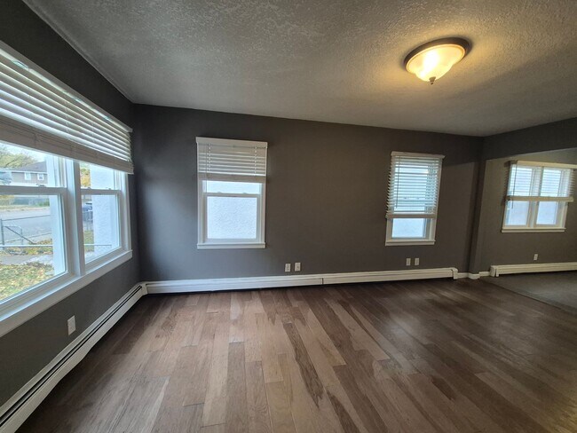 Building Photo - 413-415 N Penn Ave