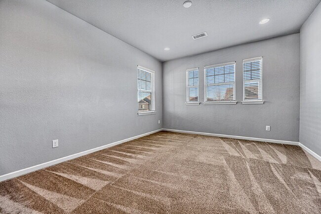 Building Photo - $2,950.00 - 3 Bedrooms, 2.5 Bathrooms, Single Family Home in Circle Rock with Cozy Fireplace!