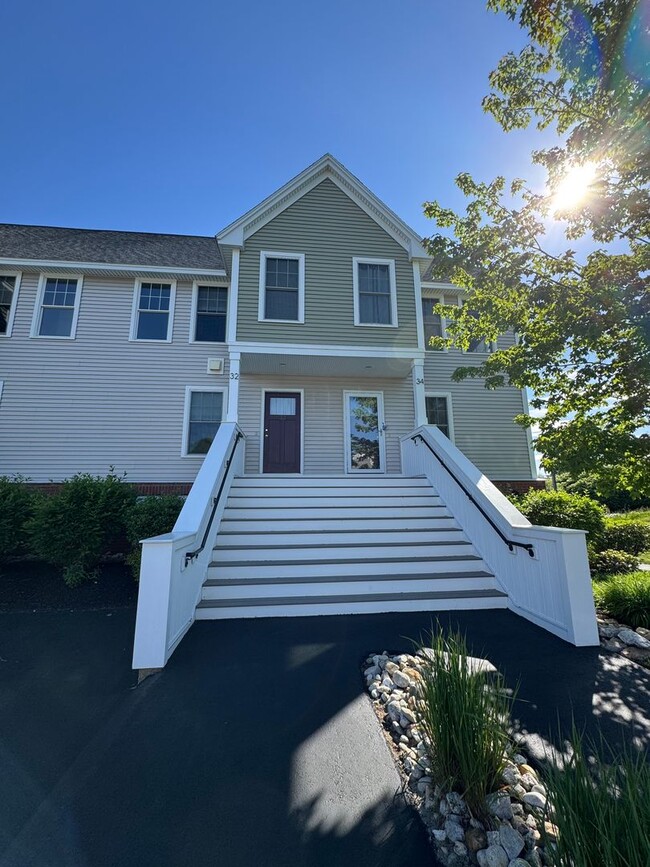Building Photo - $2,650 2BD/1.5BA South Portland Near I-295