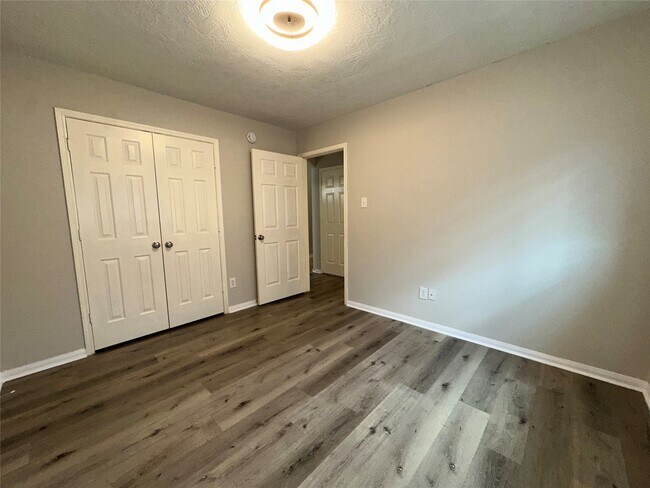 Building Photo - 3715 Humble Dr