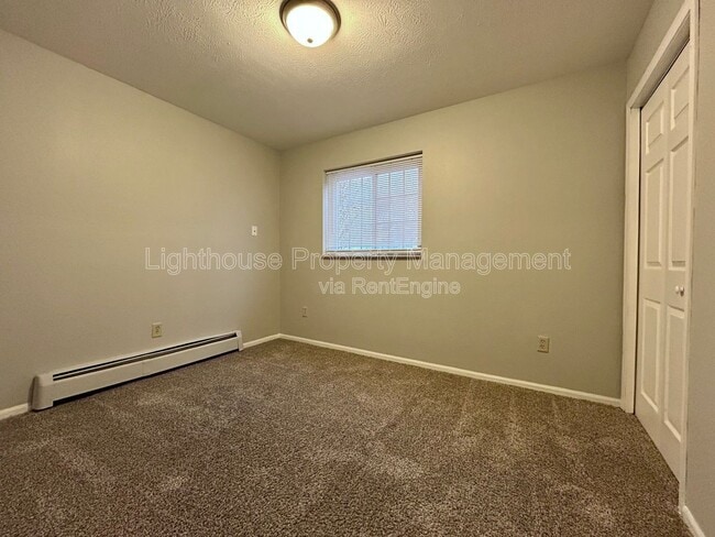 Building Photo - 2134 McKee Ave SW