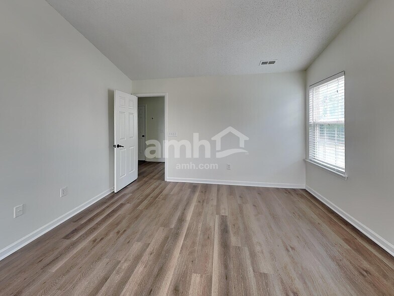 Building Photo - 1003 William Clark Trl