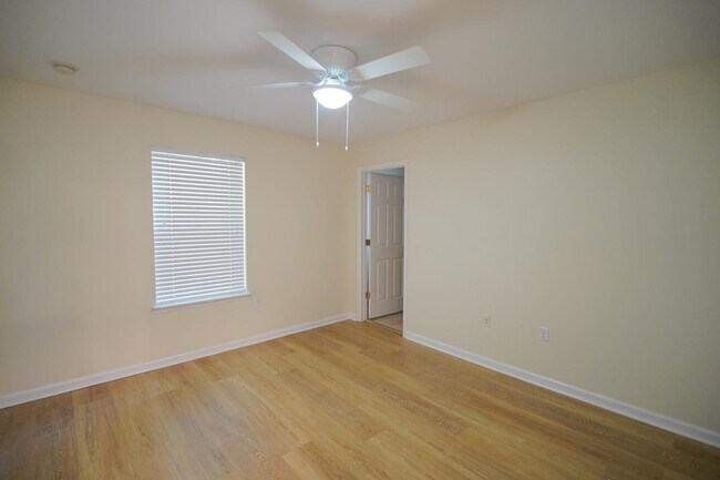 Building Photo - 4434 Gearhart Rd
