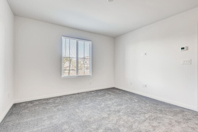 Building Photo - 2020-Built 3 Bedroom Beauty in the Heart of Henderson!