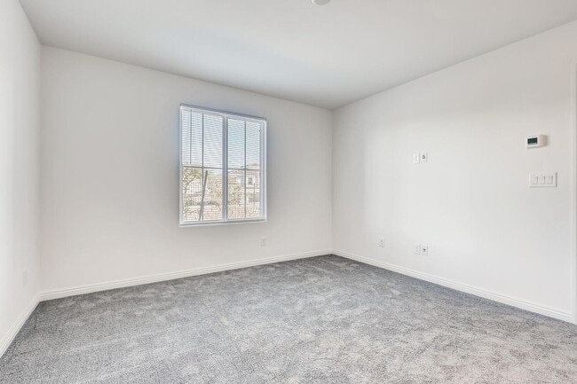 Building Photo - MODERN 2020  BUILD, 3 Bedroom Townhome in Henderson!