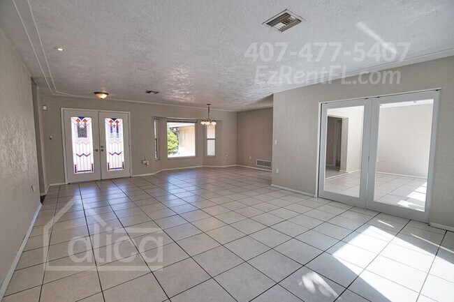 Building Photo - 2 Brentwood Ln