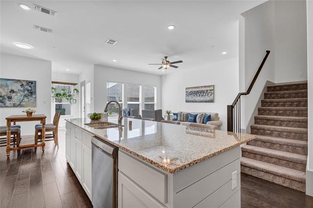 Building Photo - 8886 Ice House Dr