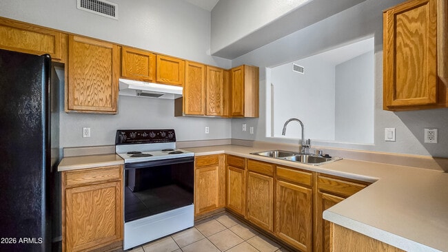 Building Photo - 13344 W Desert Ln
