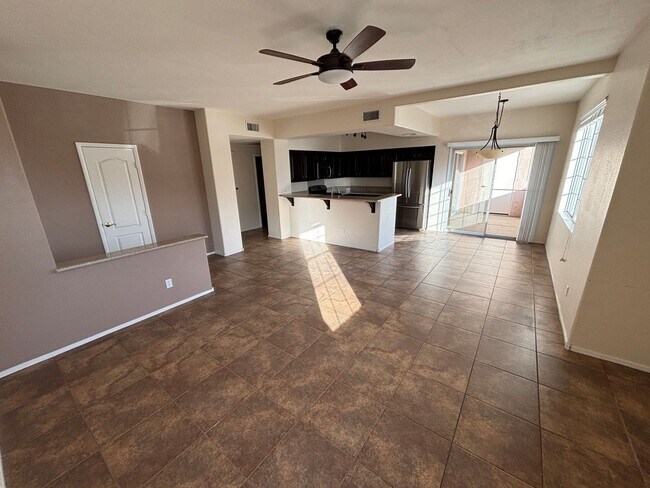 Building Photo - Charming 2Bed/Bath Condo located in a beautiful gated community in the Southwest.