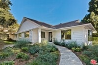 Building Photo - 2400 Glendower Ave