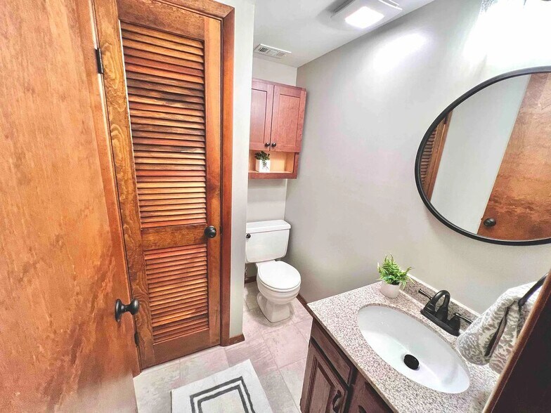 Building Photo - 205 Juniper Dr