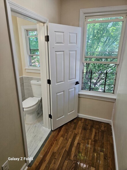 Building Photo - 144 Huntington Terrace
