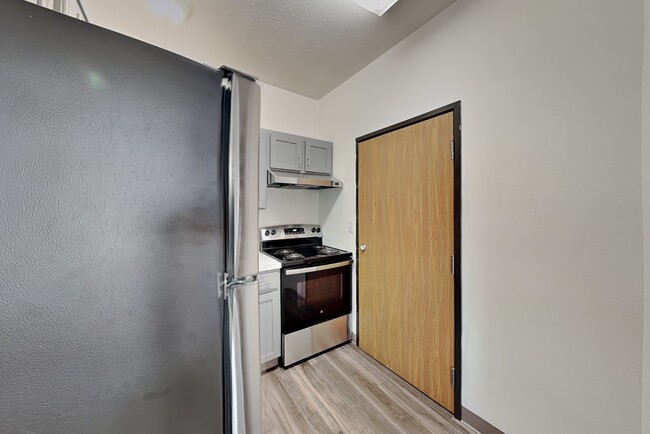 Building Photo - 216 Stanton Ave