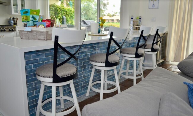 Building Photo - 177 Las Lomas