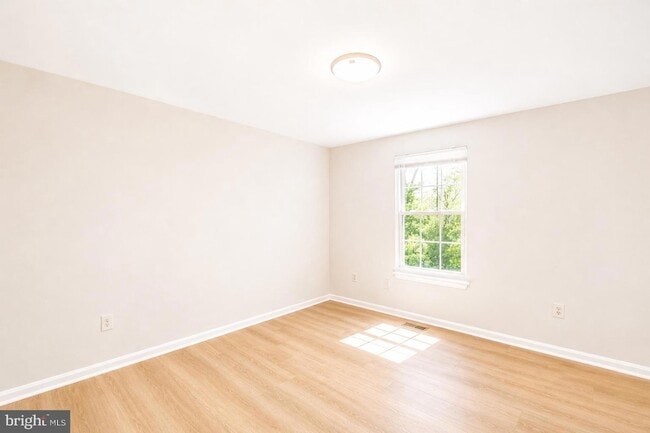 Building Photo - 11 Noblewood Ct
