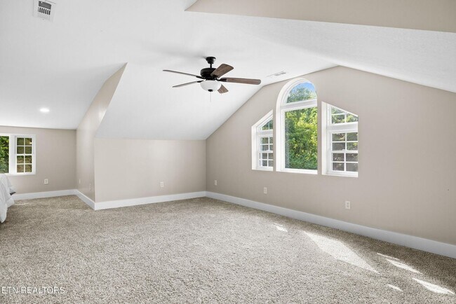 Building Photo - Maryville 37803 - COMING SOON 3 bedroom 2 bath - Furnished or Unfurnished - call Tom Parry 865-60...