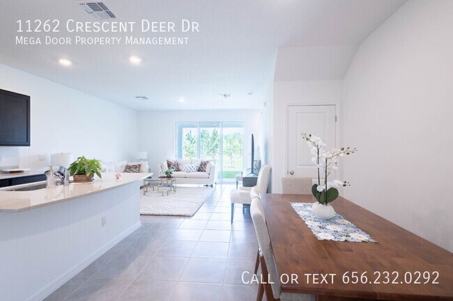 Building Photo - 11262 Crescent Deer Dr