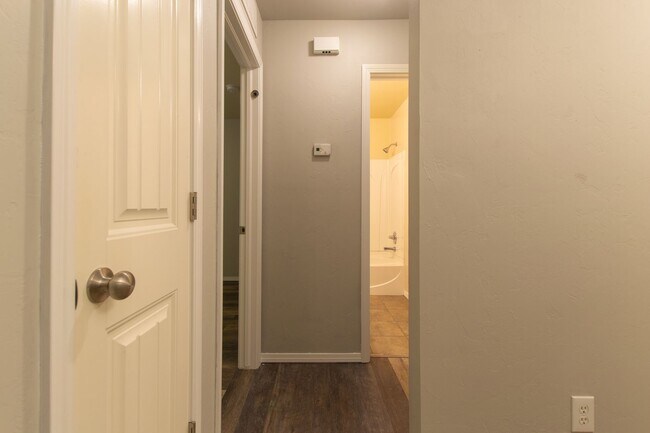 Building Photo - Beautiful 3 Bed 2 Bath Home in Moore School District!