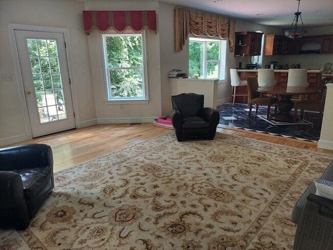 Building Photo - 1 Chestnut St