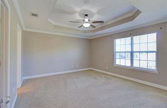 Building Photo - 175 Grandview Dr