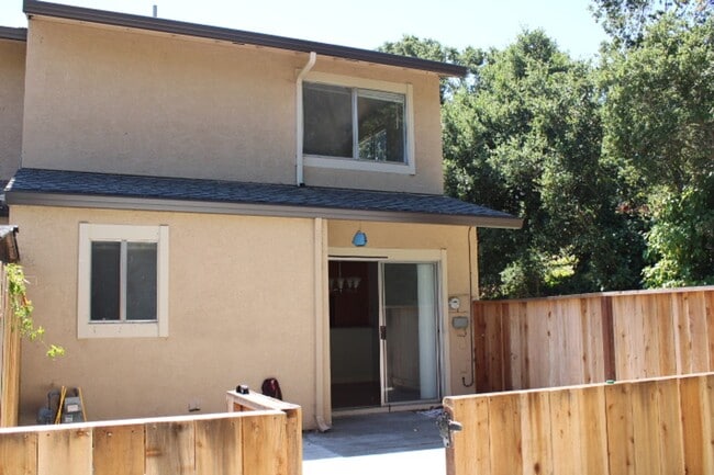 Building Photo - 1872 Tesoro Ct