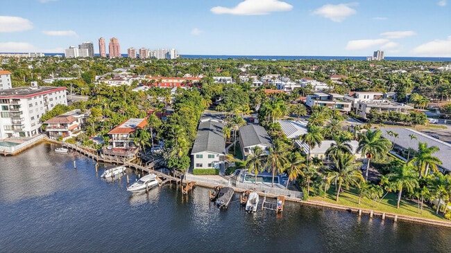 Building Photo - 1821 Middle River Dr