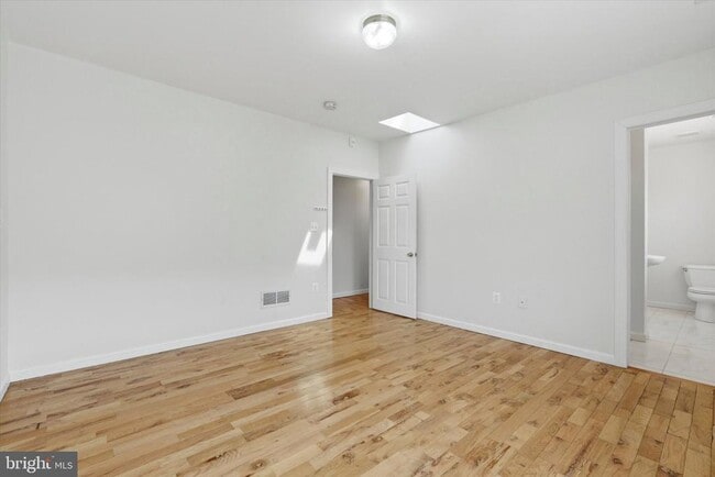 Building Photo - 1347 S 6th St