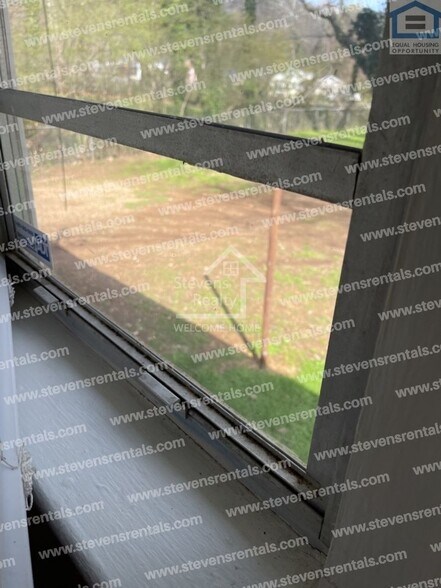 Building Photo - 1720 Cambridge Dr