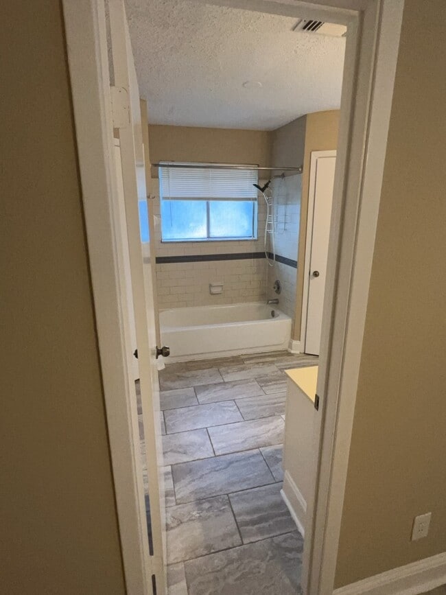 Building Photo - 7702 Tierra Verde Dr