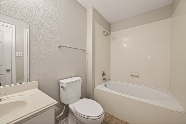 Building Photo - 2730 Morgensen Dr