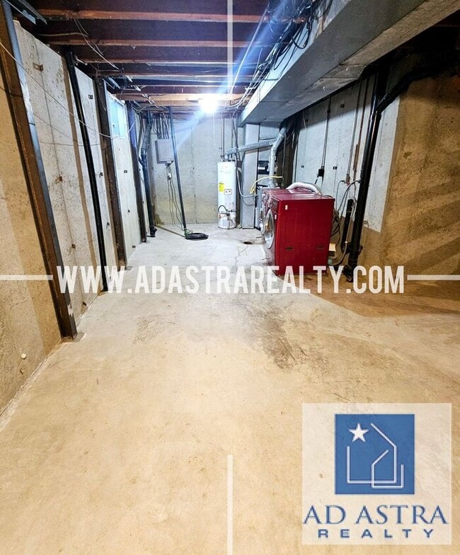 Building Photo - Very Nice 3 Bedroom 2 Bath Duplex in Overland Park-Available in JUNE!!