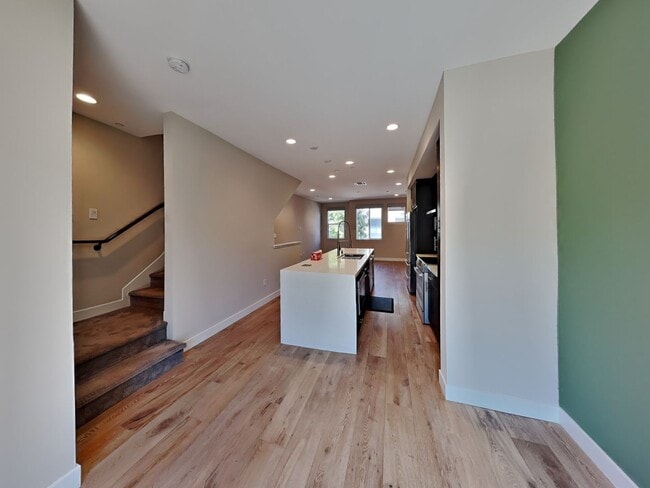 Building Photo - Prescott Townhouse 2/2.5 Available Now!