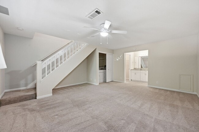Building Photo - Stylish Two-Level Condo in Gables of Tuckerman Near Pike & Rose!