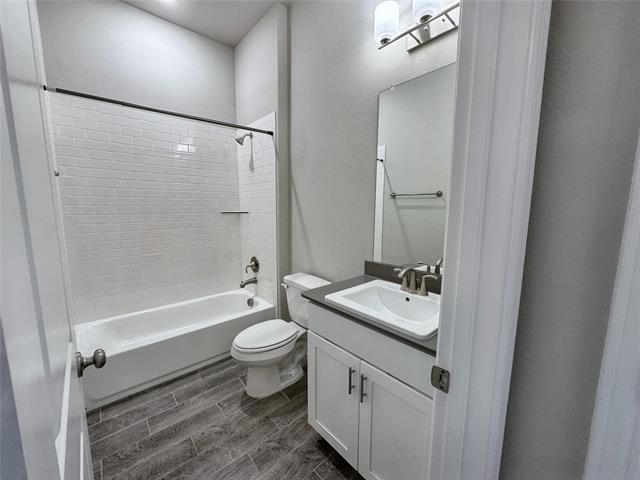Building Photo - 3119 Grandview Dr