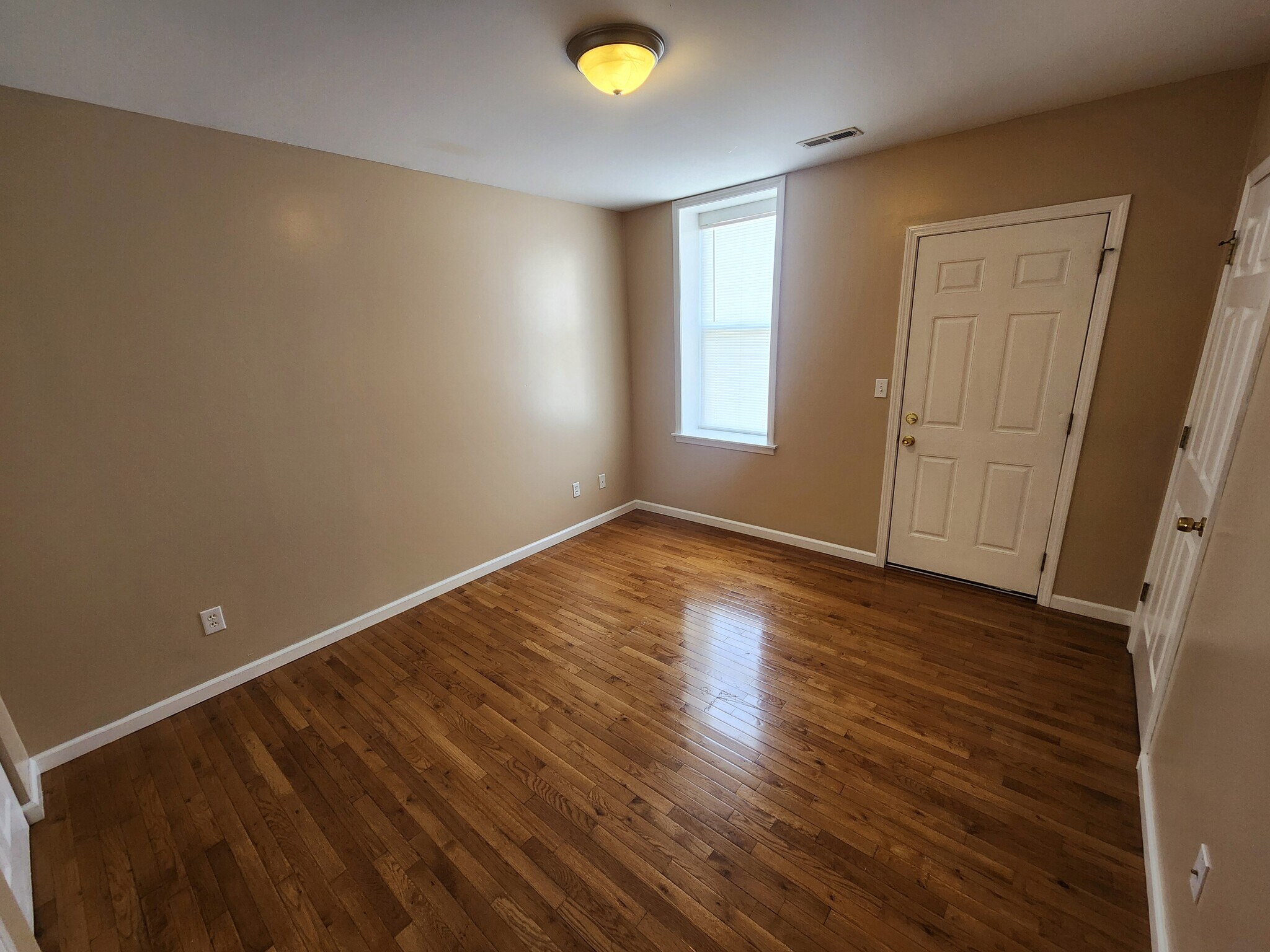 Building Photo - 603 Holly Hills Ave