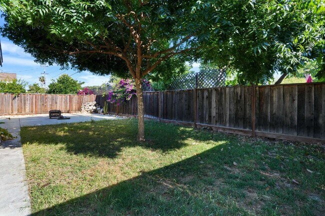 Building Photo - 229 Seabiscuit Dr