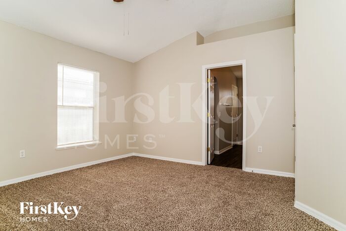 Building Photo - 110 Reeding Ridge Dr W
