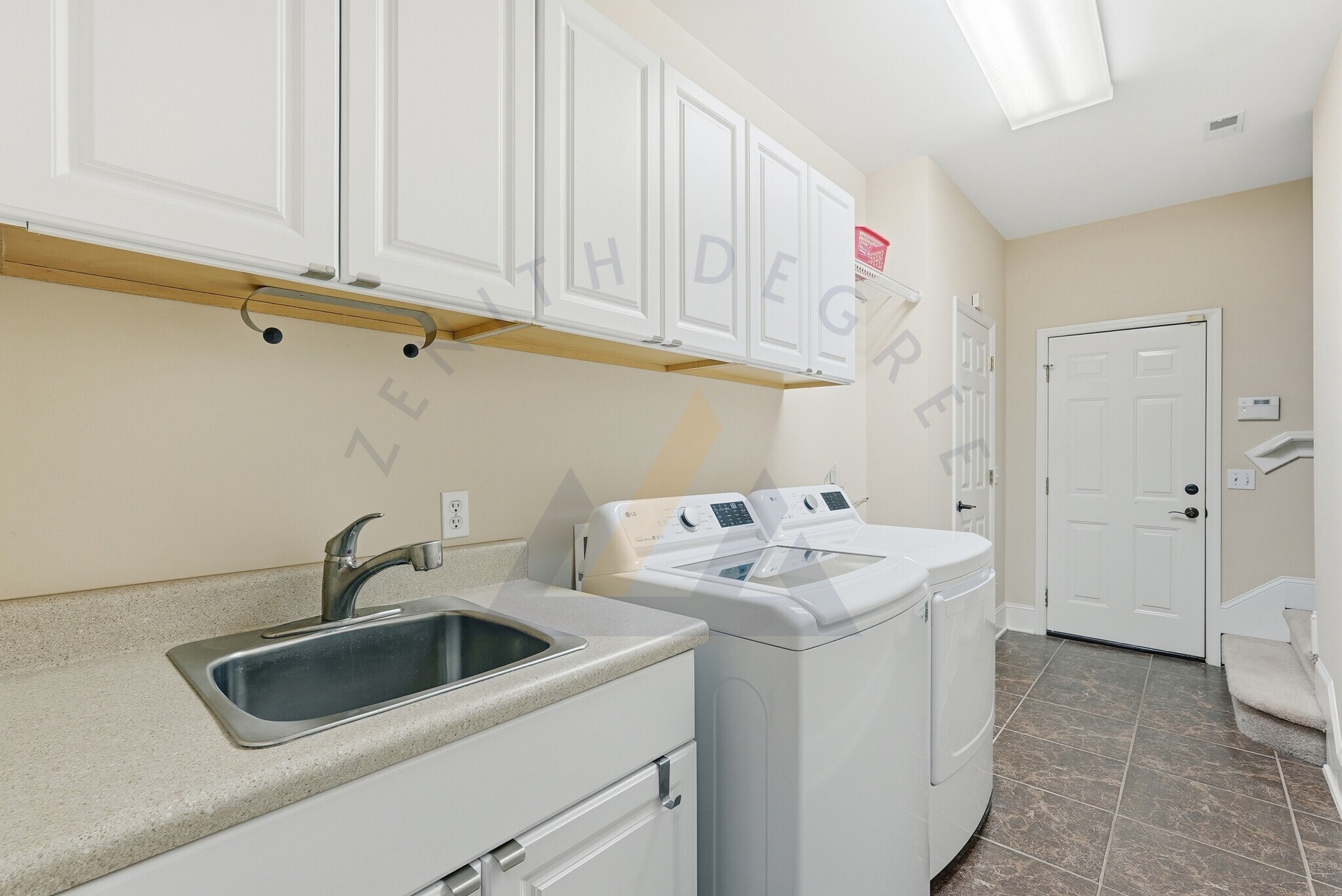 Building Photo - 245 Club Gate