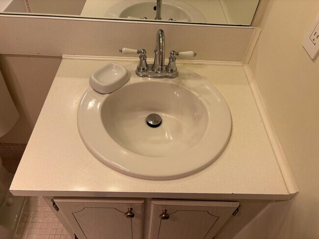 Building Photo - 61 Ashby B