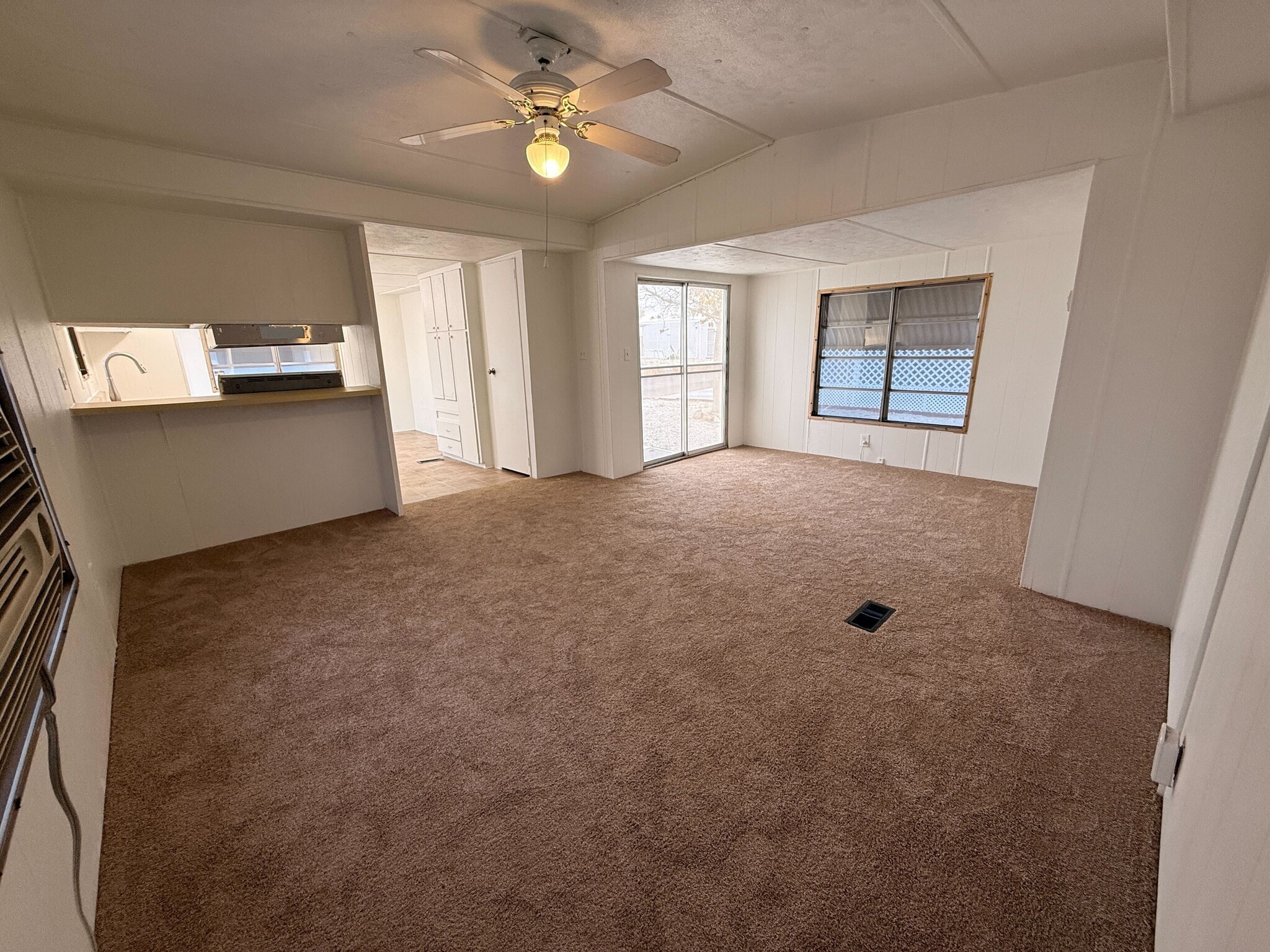 Building Photo - 3601 E Wyoming Ave