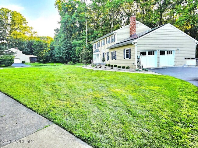 Building Photo - 19 Monterey Dr