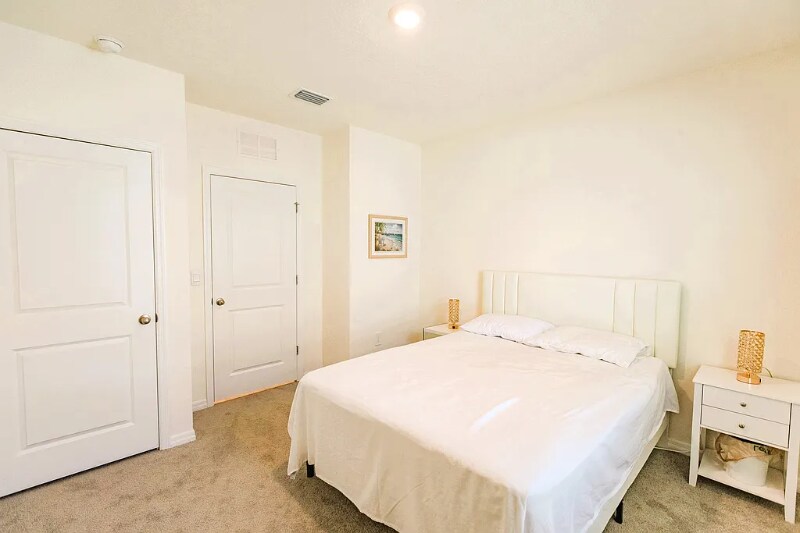 Building Photo - 17148 Reserva Dr