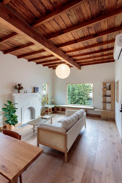 Building Photo - 3361 Hamilton Way