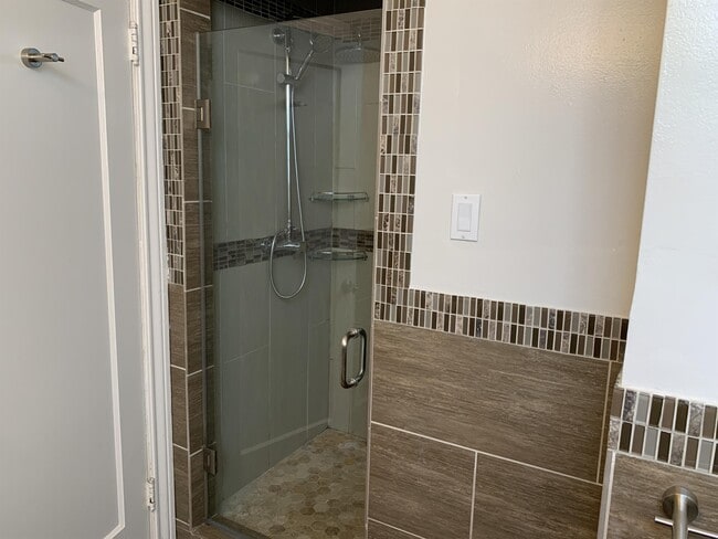 Building Photo - 2125 Vicente St