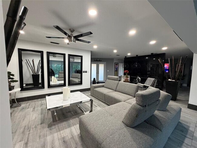 Building Photo - 11240 NW 43rd St