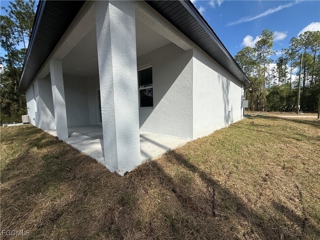 Building Photo - 106 Moore Ave