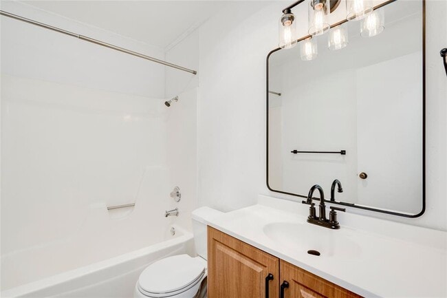 Building Photo - 6705 Lancret Hill Dr