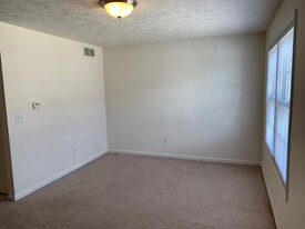 Building Photo - 1106 Lockenvitz Ln