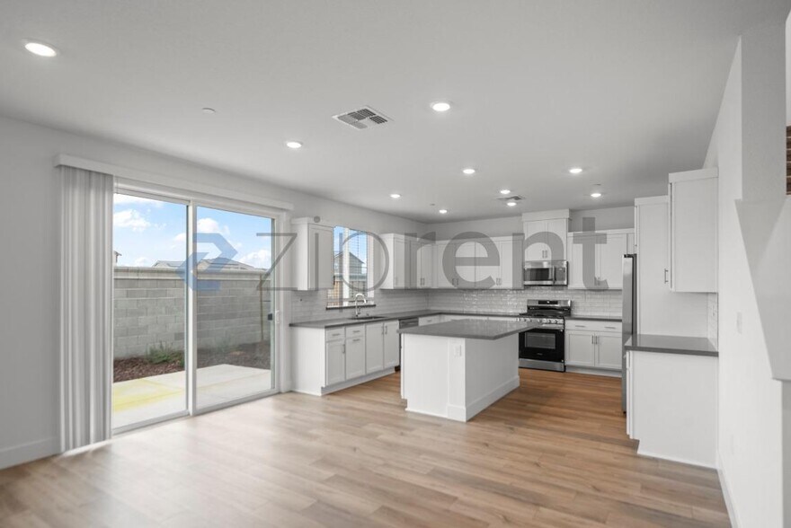 Building Photo - 3375 Tibidabo St